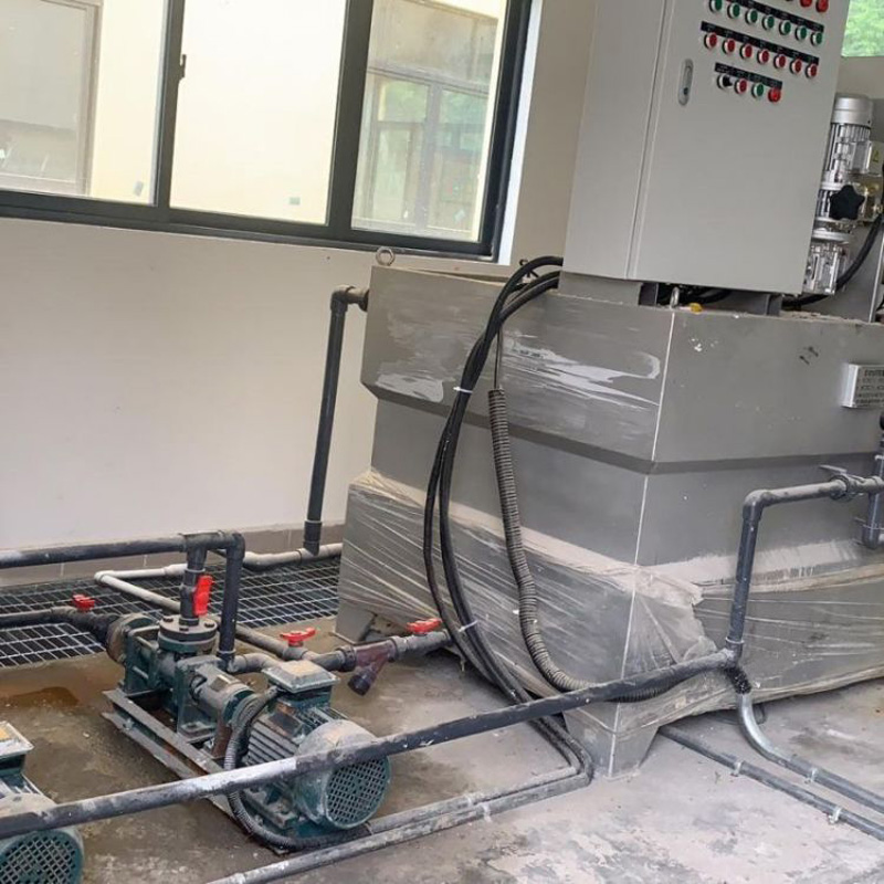 羅茨鼓風(fēng)機(jī)的結(jié)構(gòu)與工作原理？